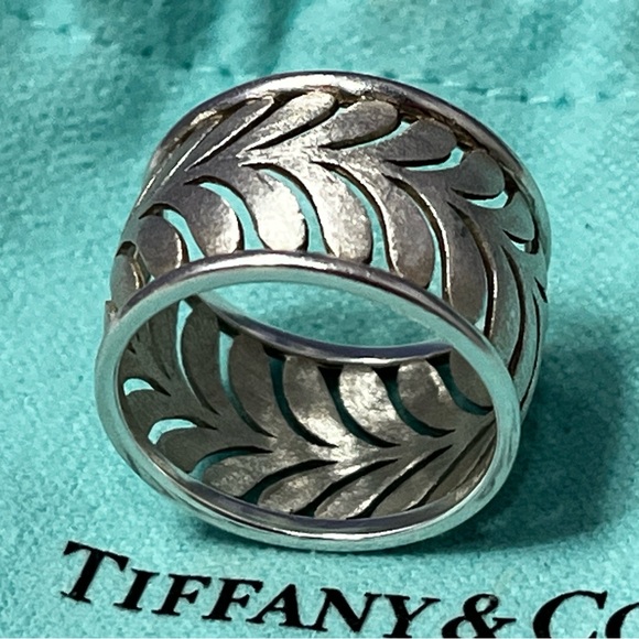 Tiffany & Co RARE Band Ring - Picture 3 of 12